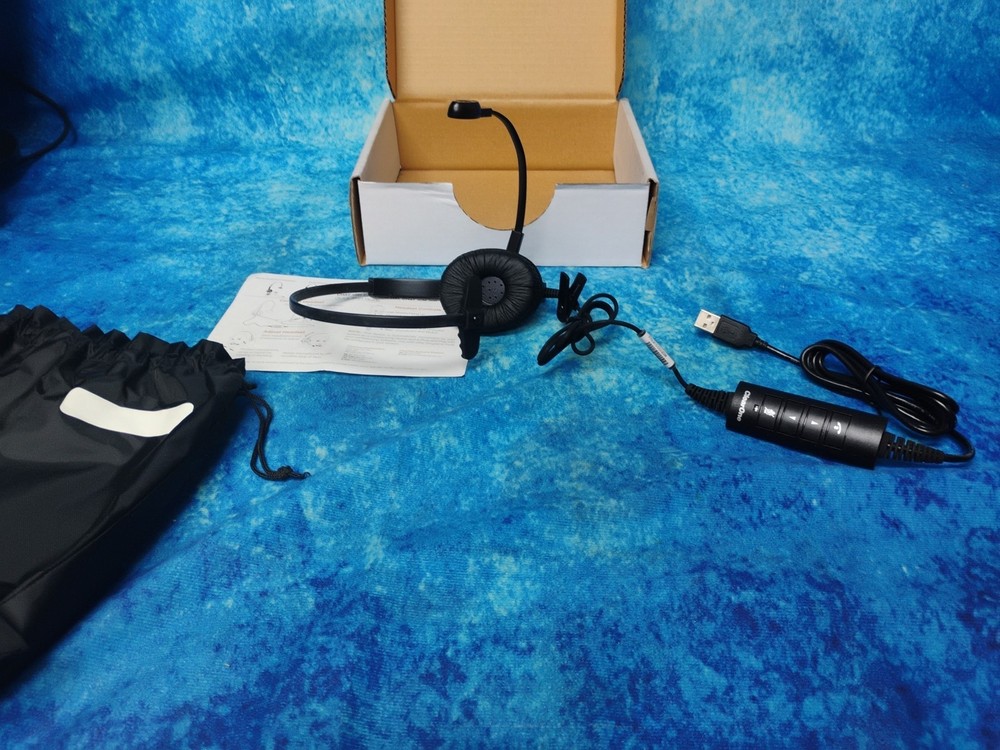 ClearOne Chat 20M USB Headset, 910-000-20M