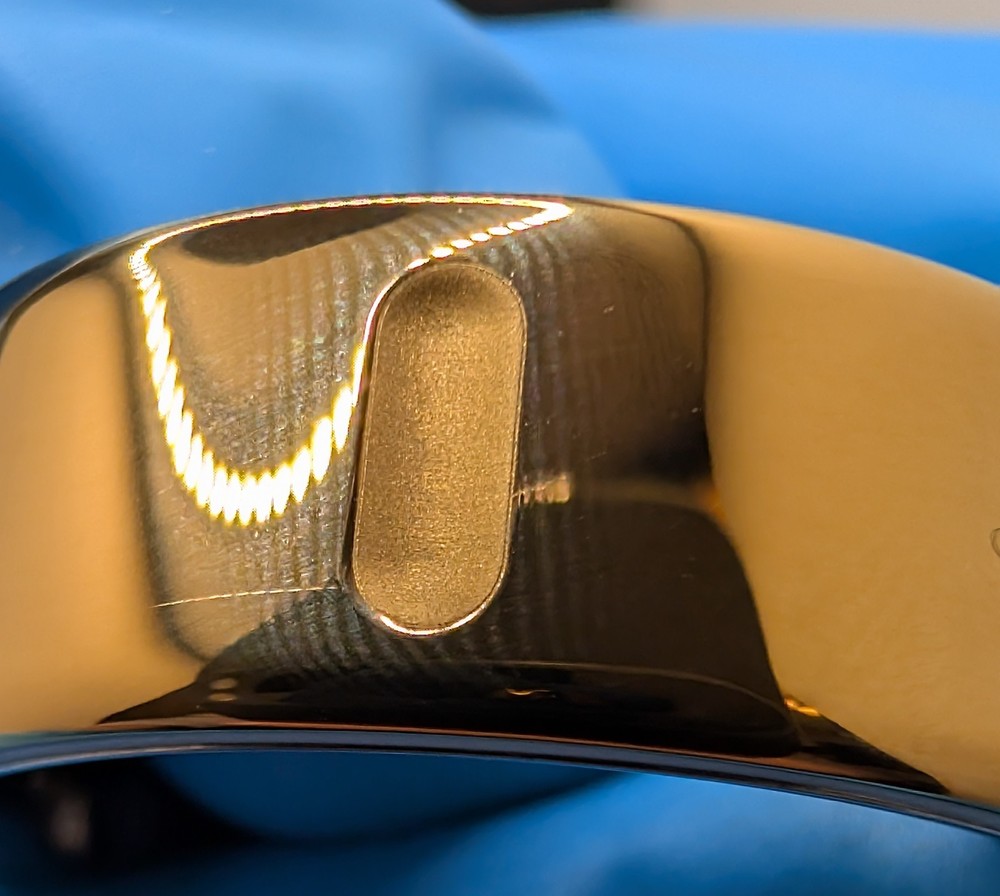 Oura Ring Gen 4 - Gold- Size 8 (Light Scratching) ~\