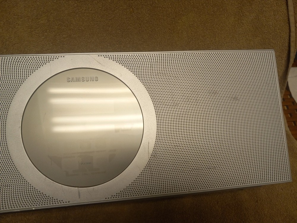 Samsung MM-D470D Micro System DVD CD FM Player ipod Dock *No remote control*