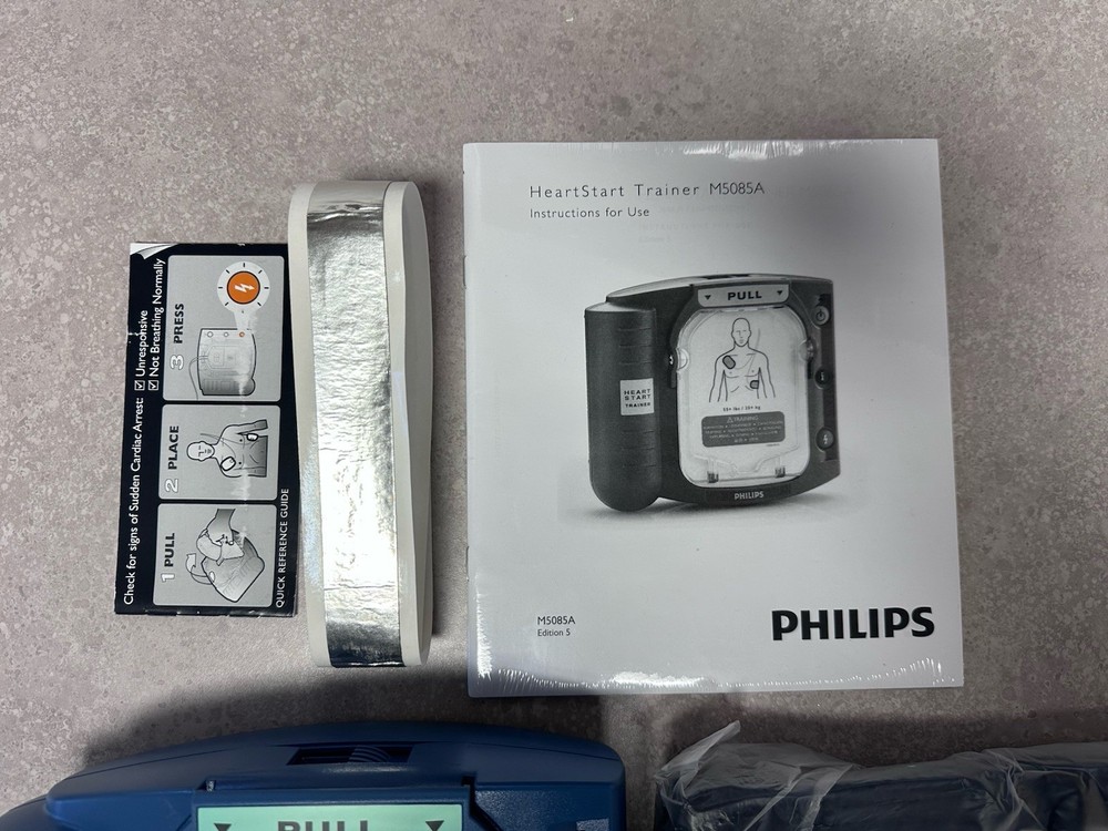 Philips HeartStart TRAINER HS1 AED SIMULATOR M5085A-ABA NIB