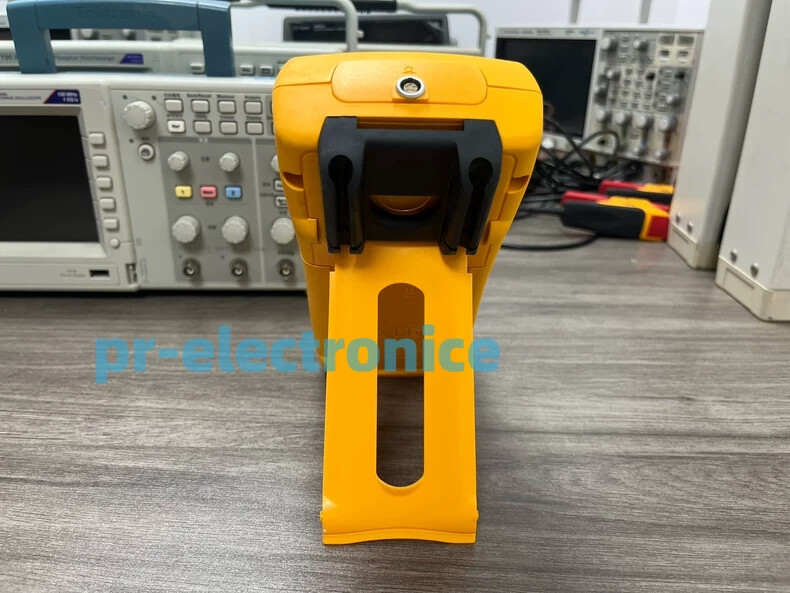 Fluke 726 Multifunction Process Calibrator Calibrated /tested good