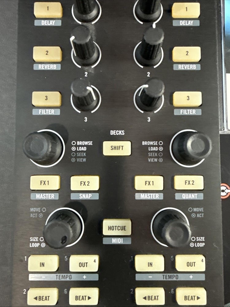 Native Instruments TRAKTOR KONTROL X1 MK1 DJ Controller Mixer Effector Looper