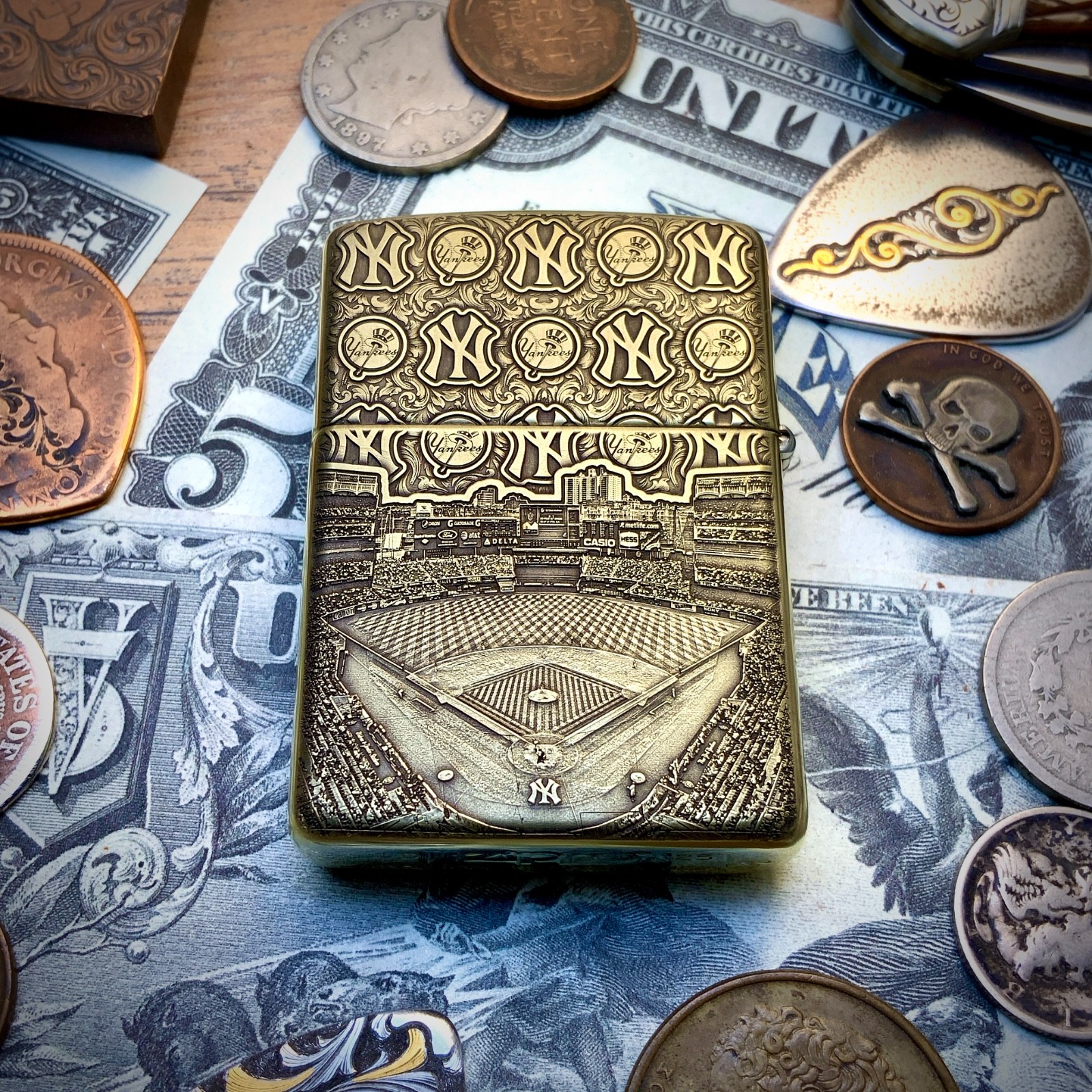 Zippo “New York Yankees” Baseball Themed Engraved Brass Armor Cigarette Lighter