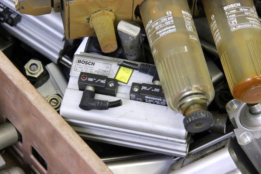 Lot Pneumatic Cylinders Maintenance Units