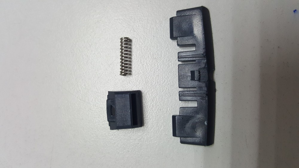 Intermec CN70 Battery release latch