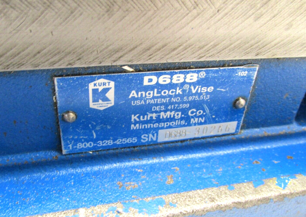 KURT ANGLOCK 6" MILLING MACHINE VISE w/ HANDLE - #D688