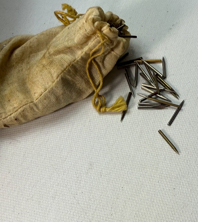Phonograph Needles hundreds in small bag.  Various sizes.
