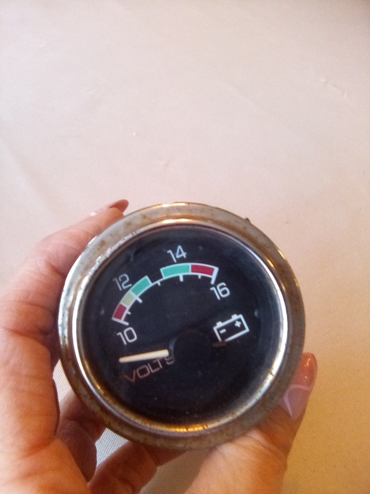 2" Freightliner Volts Gauge