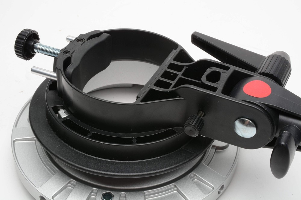 Godox Quick-Mount Bracket for Bowens Mount, flashes to soft boxes