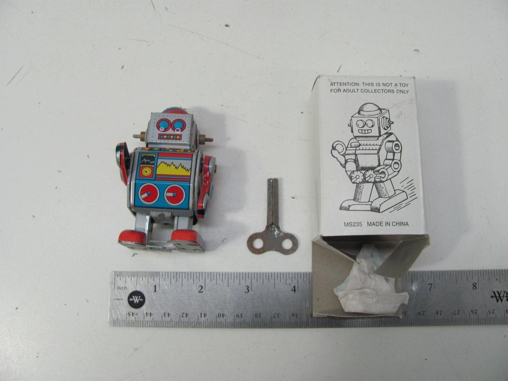 MS235 MS 235 ROBOT LILLIPUT  WIND UP TIN ROBOT MINT