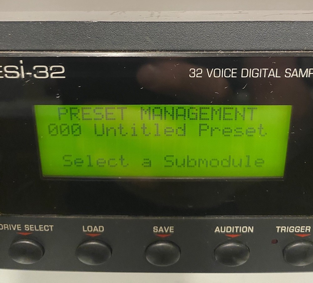 E-MU ESI-32 Rackmount 32-Voice Digital Sampler Powers Up