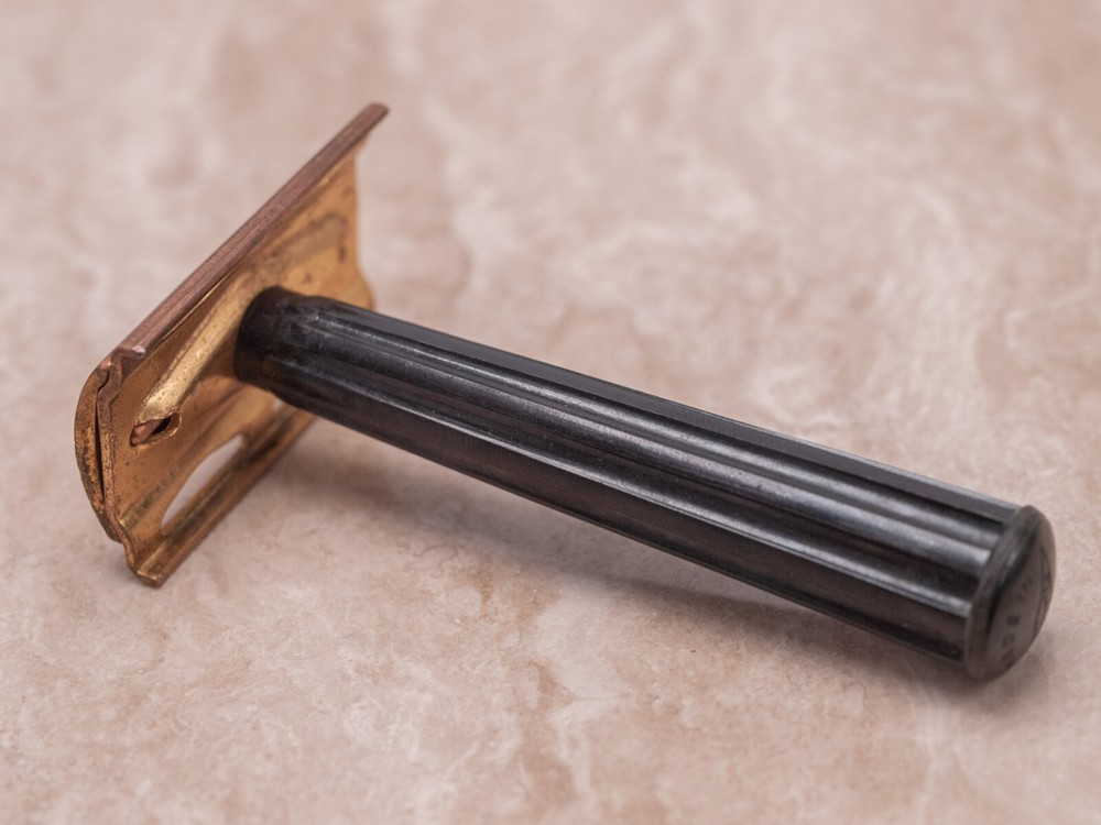 1940s - Gillette Tech DE Double Edge 3 Piece Razor - Bakelite Handle
