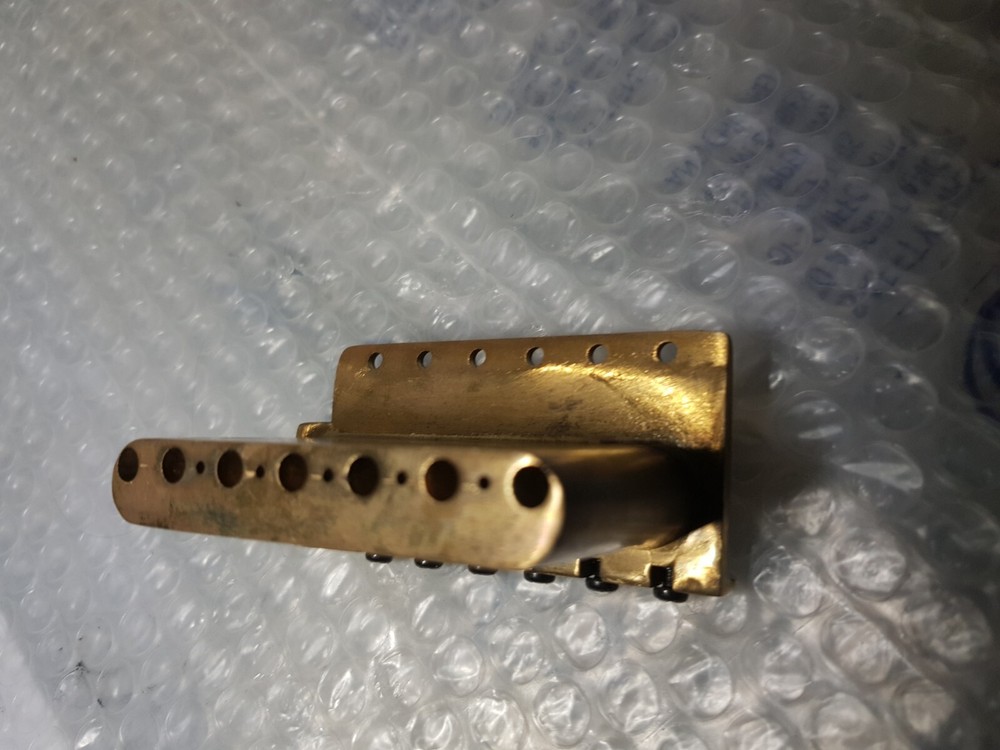 80's SOLID BRASS STR*T TREMOLO - TOP SUSTAIN
