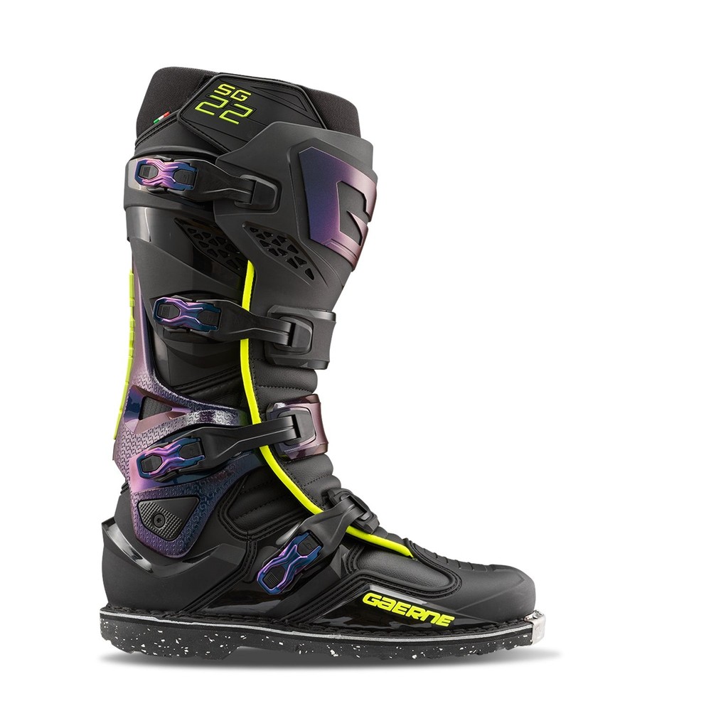 Sg22 Boots Chameleon Sz 8