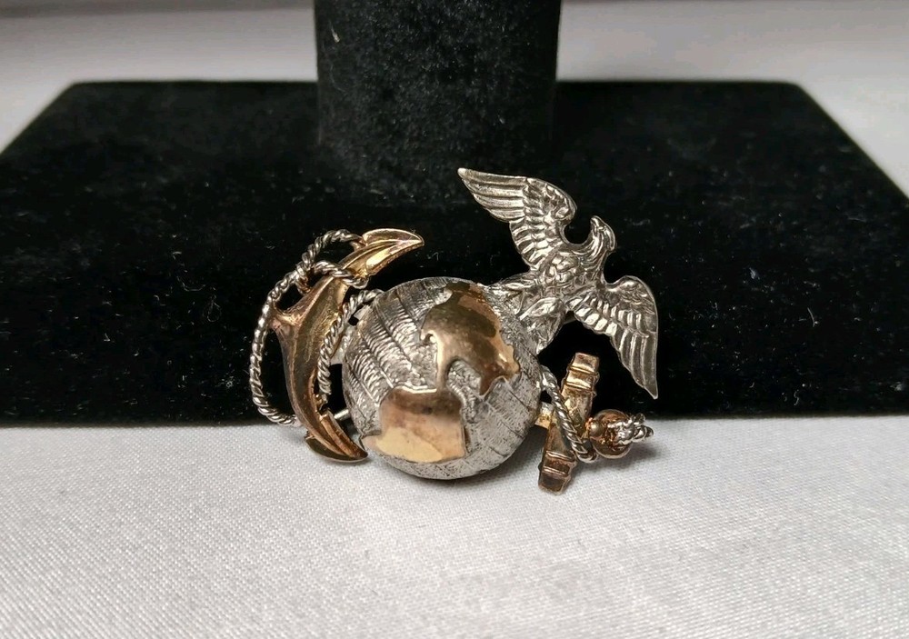 WWII Sterling & Gold Filled USMC Eagle Globe & Anchor Pin - Right Facing