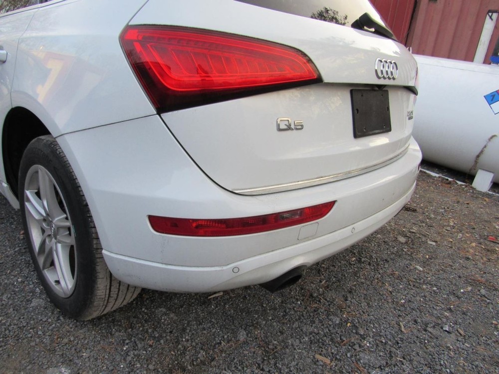 Q5 2017 Glove Box 1102002