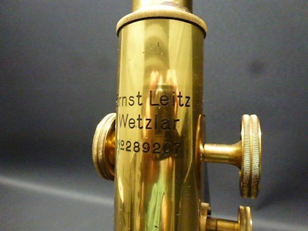 BEAUTIFUL ANTIQUE Microscope signed E.Leitz Wetzlar
