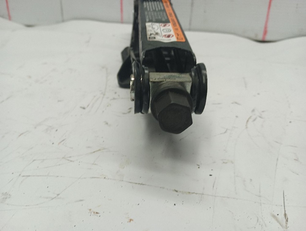 2012 CRUZE Jack less Tools 12718904