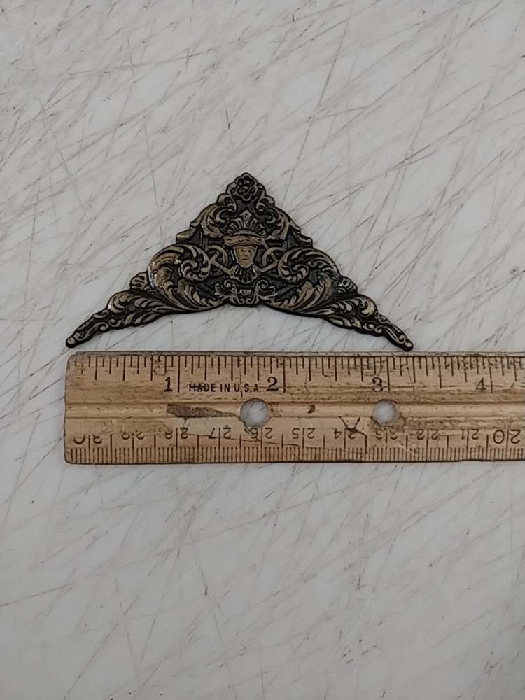 3 CLOCK / FURNITURE REPLACEMENT DECORATIONS