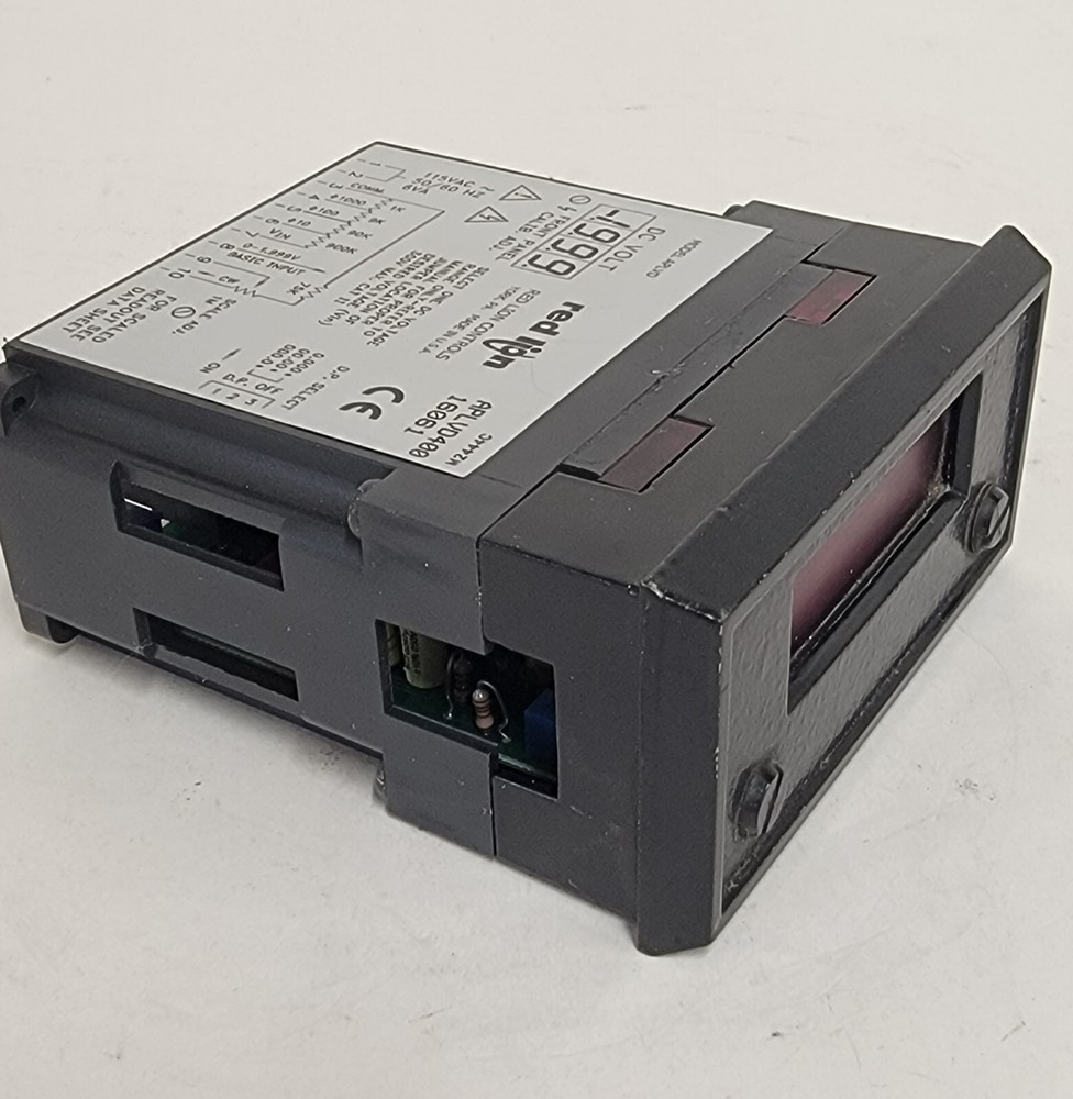 RED LION APLVD400 DIGITAL PANEL METER.