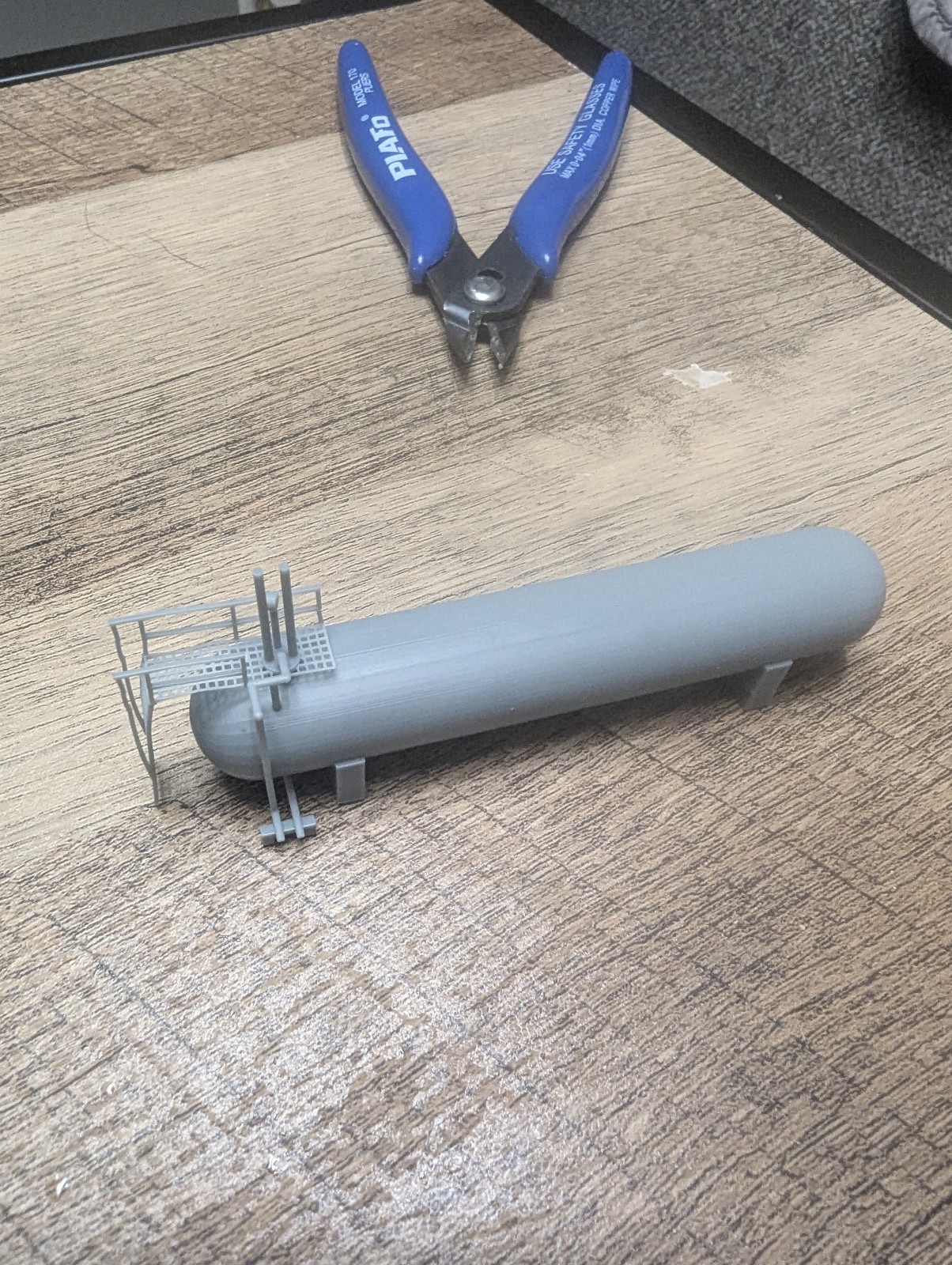 N Scale 2 Large Propane Tanks