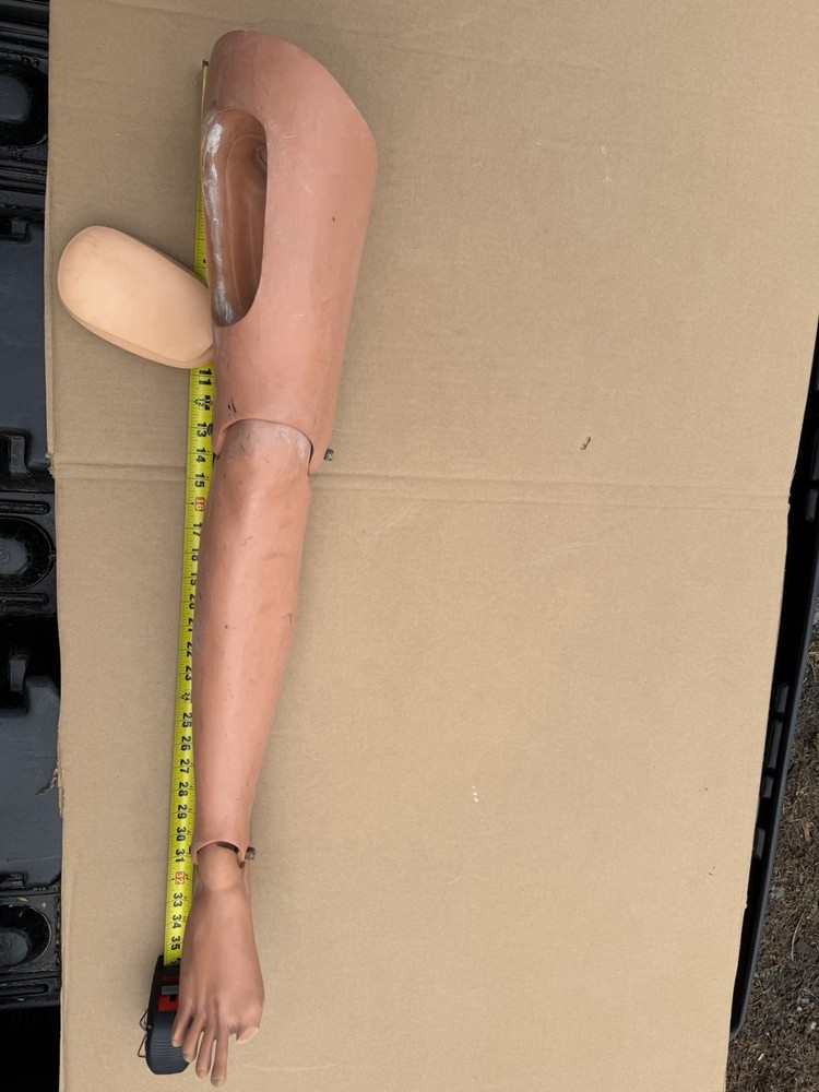 Laerdal Manikin Right Leg