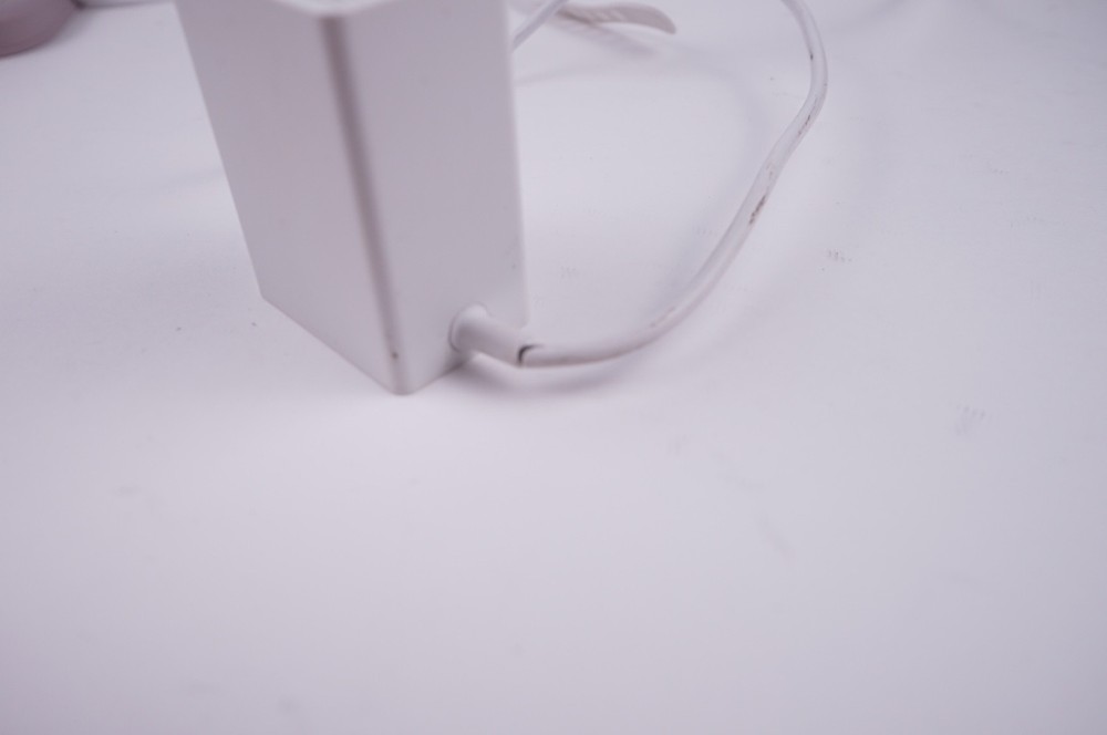 LOGITECH POWERED 10W WIRELESS CHARGING PAD