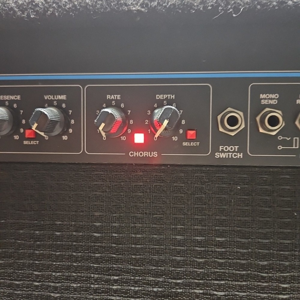 Fender M-80 Chorus Solid State Guitar Amplifier Combo Amp