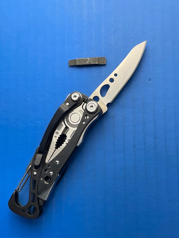 Leatherman Skeletool CX Multi-Tool Pliers Combo Knife Bit Driver