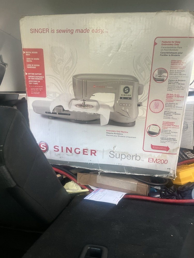 SINGER Superb Embroidery Machine EM200