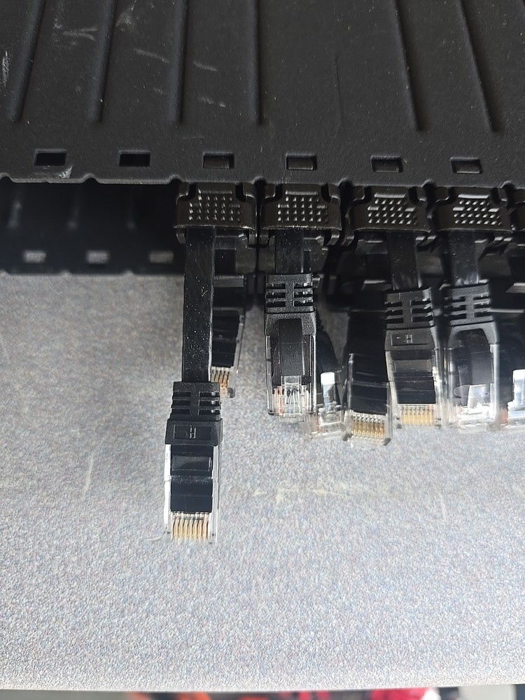 PatchBox Cat 6. 20 Cable Management