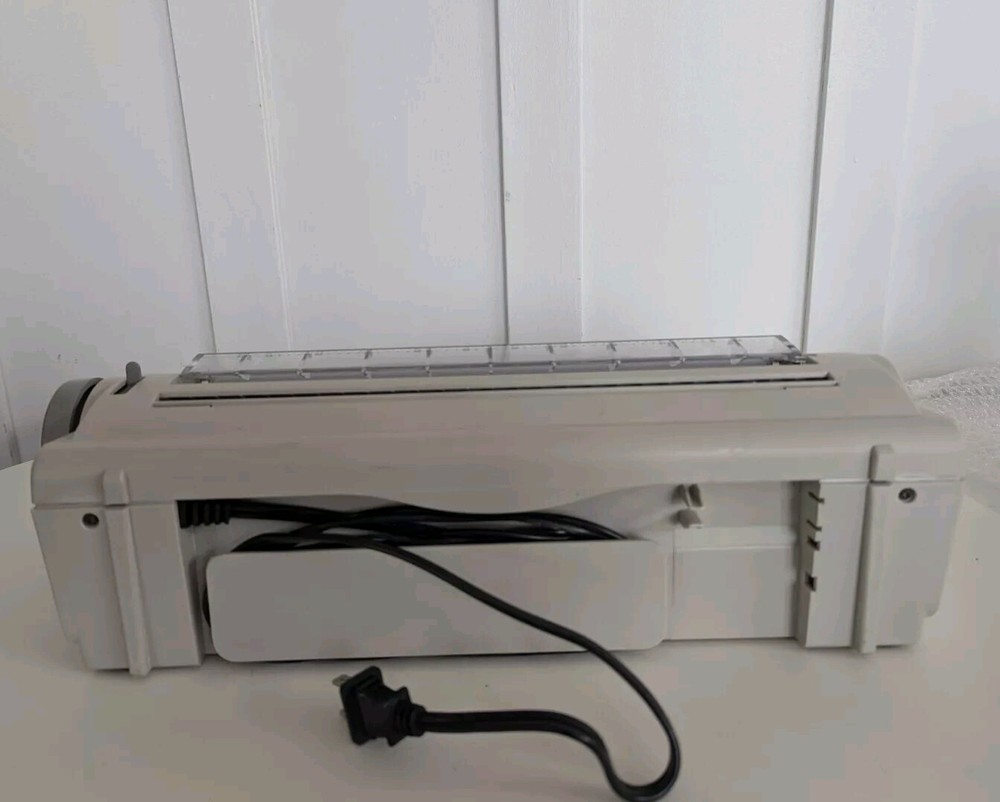 SMITH CORONA Typewriter SPELLMATE Model NA2HH W Lid Missing Handle