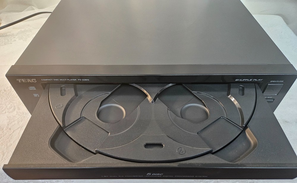 TEAC PD-D2610 5 Disc Carousel CD Player Changer NO Remote WORKING & Nice