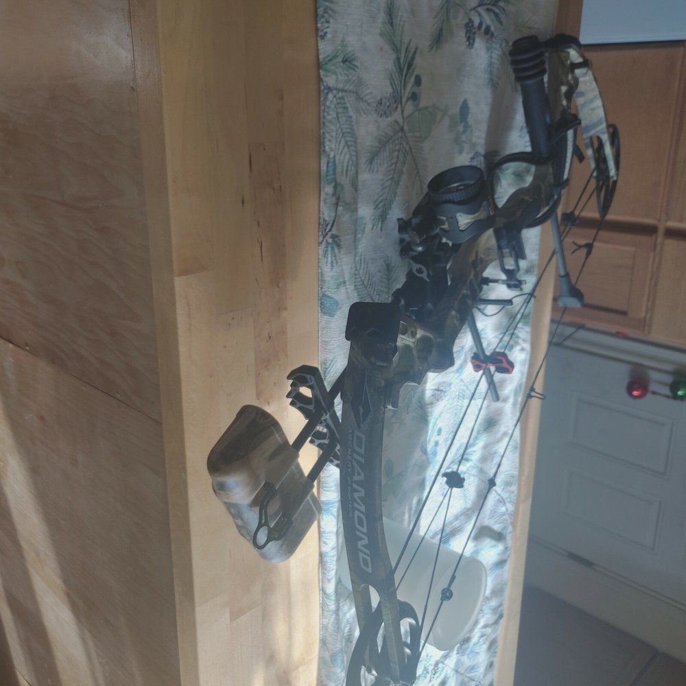 diamond archery by bowtech 70 lb 