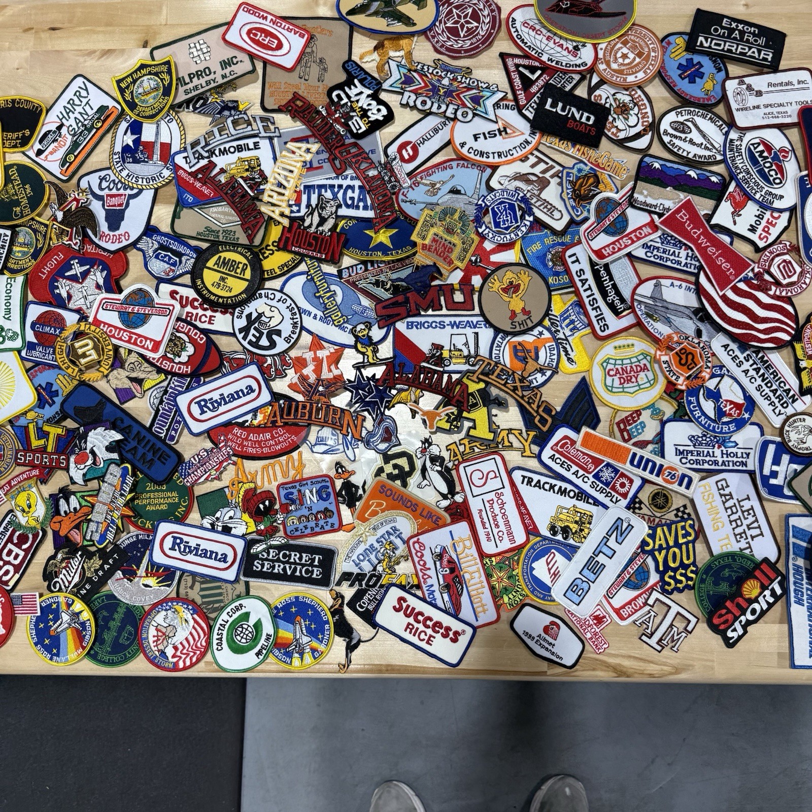 25 lot Random Mix High quality Sew / Iron on Patches Vintage Patches Embroidered