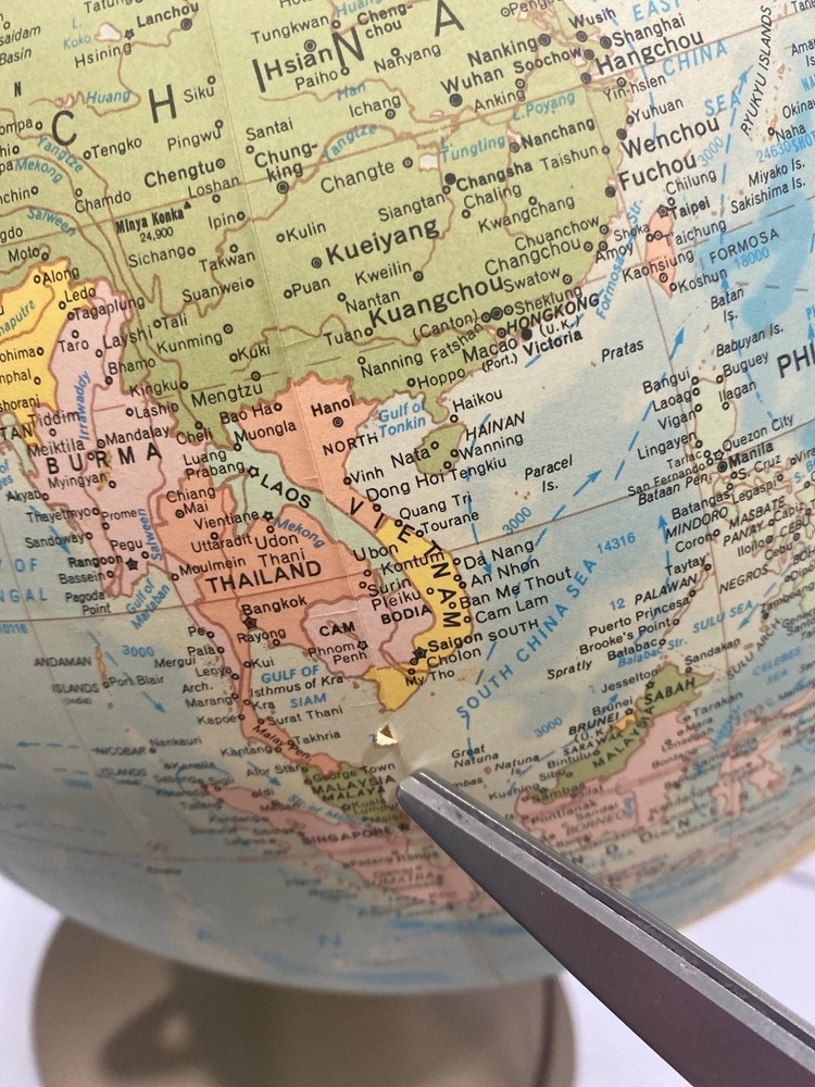Vintage Replogle Light Up Comprehensive World Globe 12” Diameter