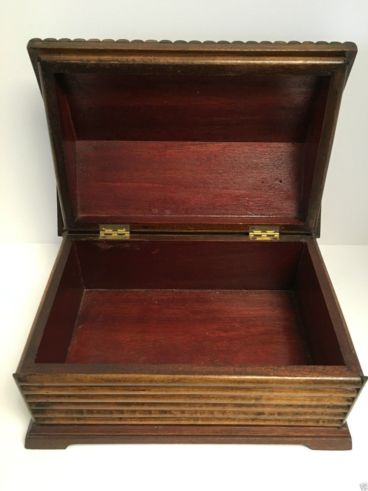 Figural Log Cabin Cigar Box