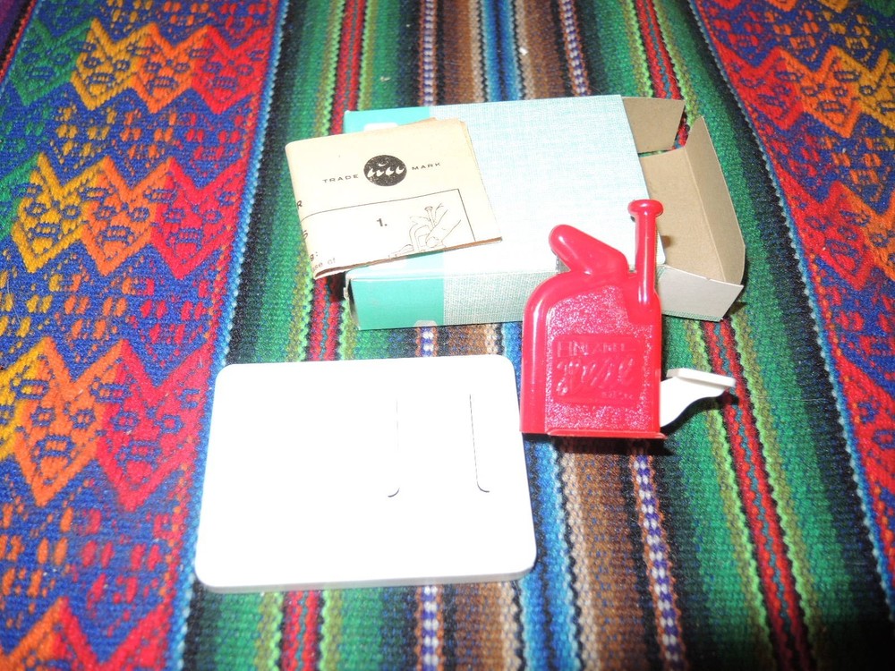 Vtg Hexe Automatic Needle Threader West Germany Original Box,
