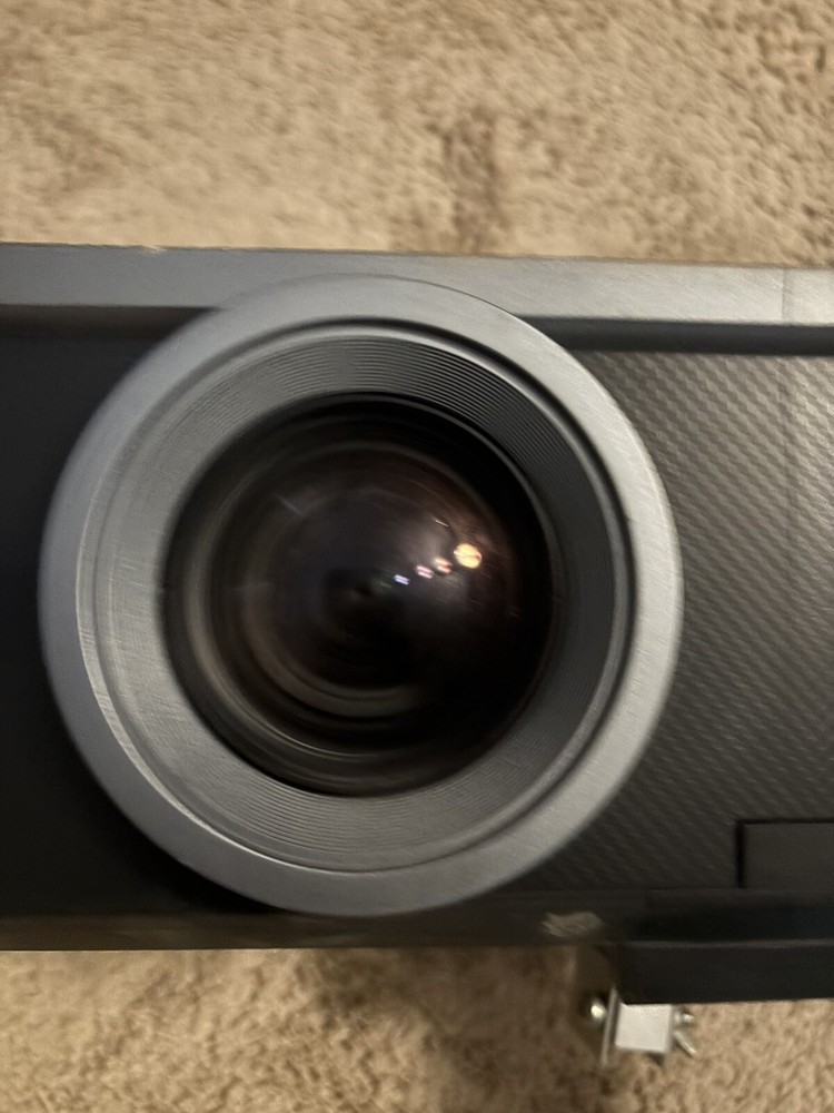 dell 7609wu Projector