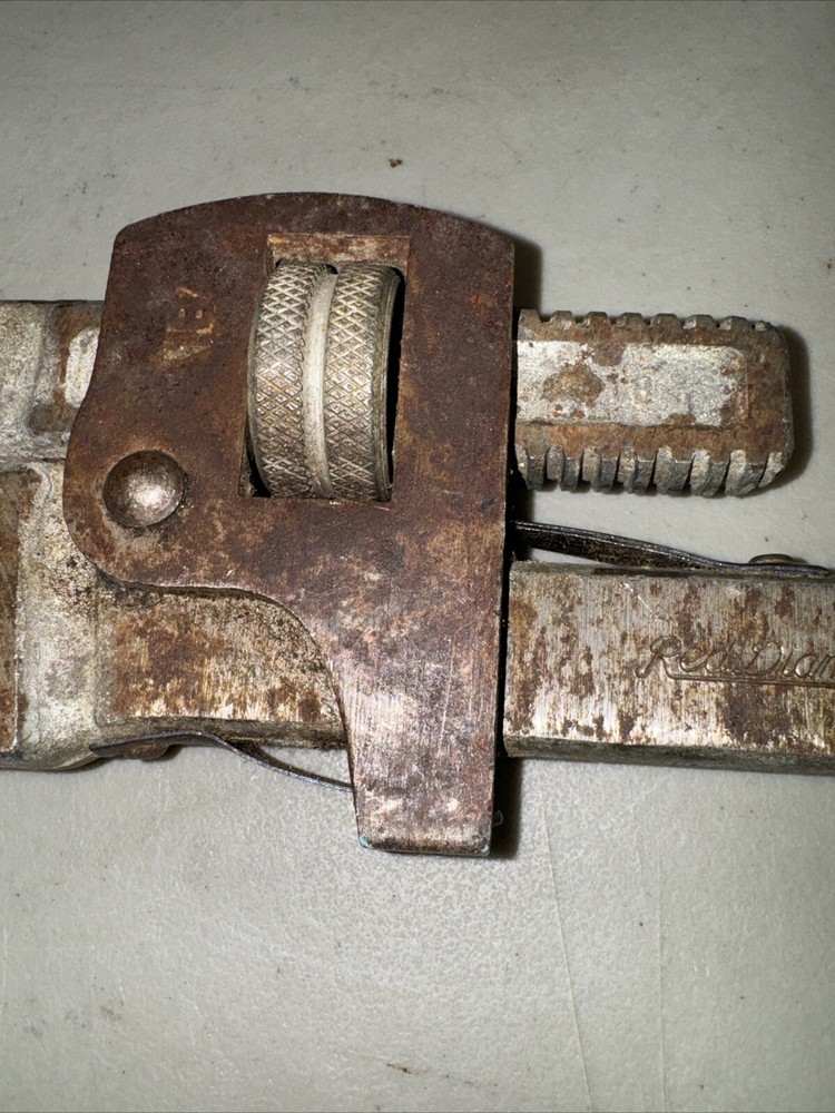 Vintage RED DIAMOND TOOL Adjustable Pipe Wrench 18"