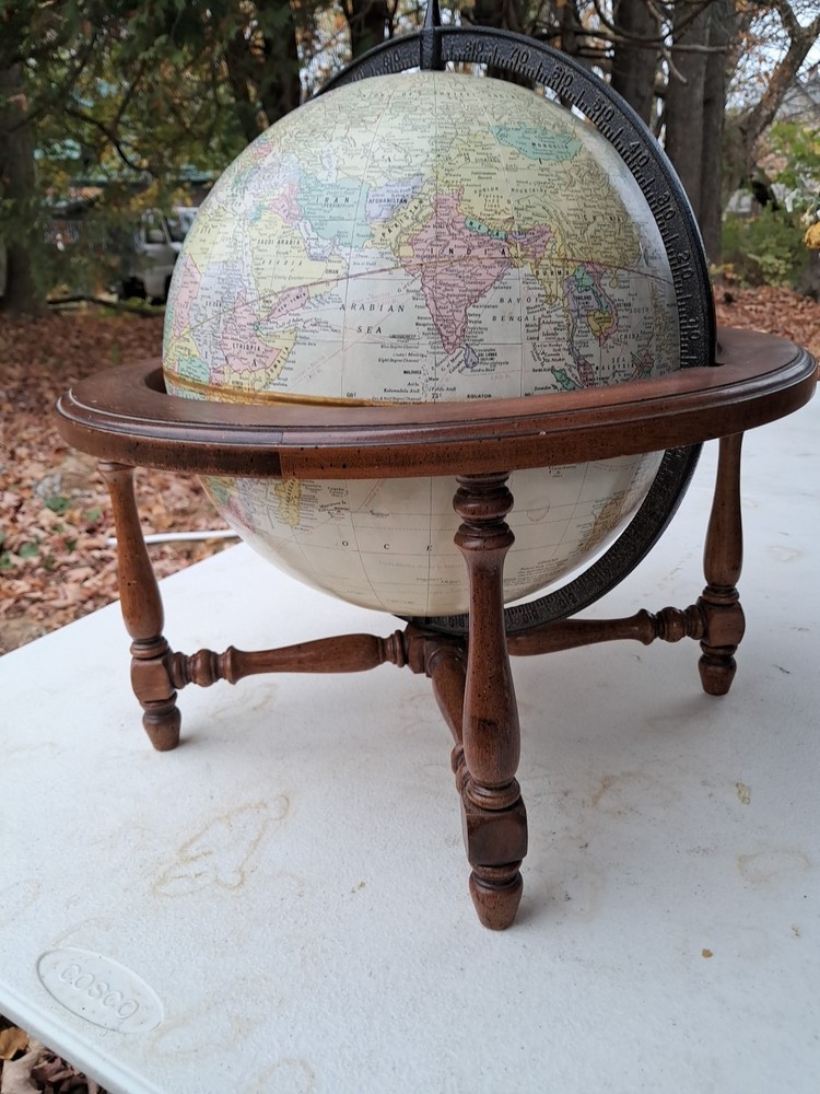 Crams 12" Globe With Butler Stan