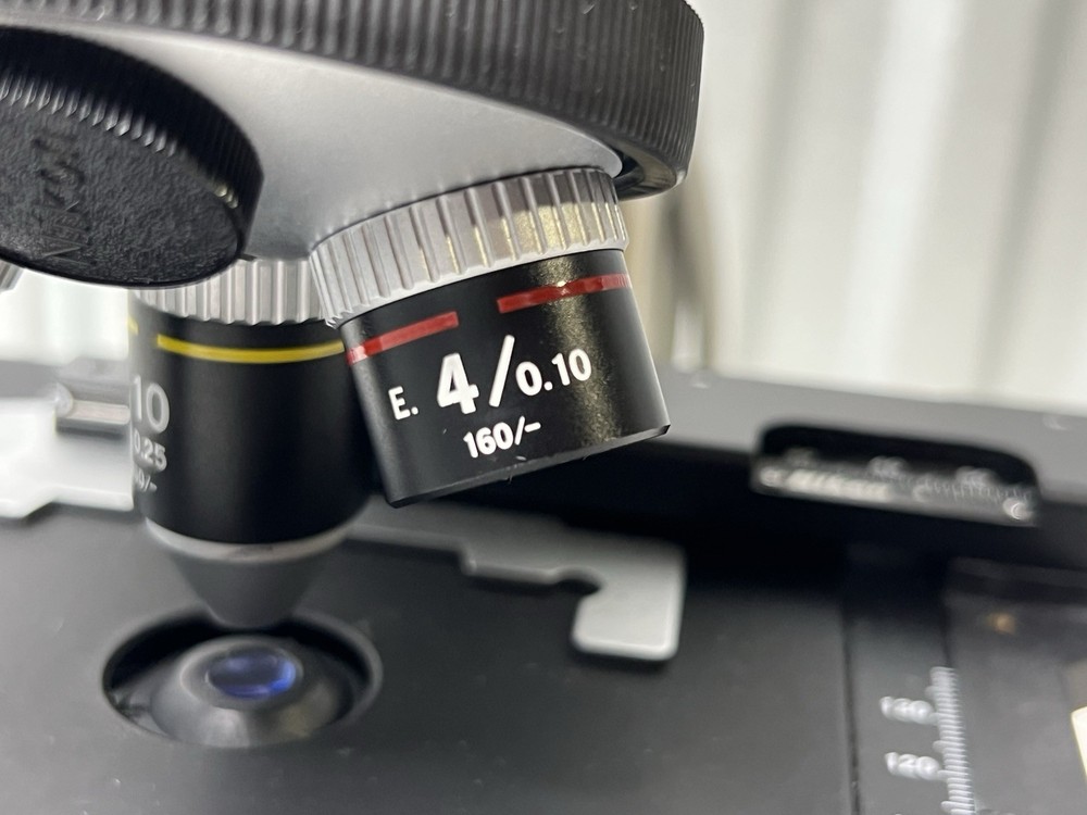 Nikon Alphaphot YS2-H Binocular Microscope with 3 Objectives & Eyepieces 33114