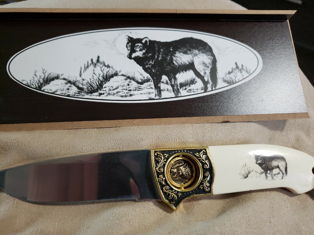 COLLECTOR WOLF KNIFE