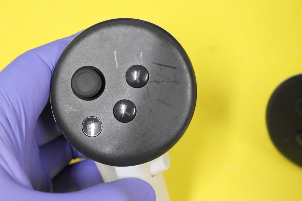 READ ~ Genuine Meta Quest 3 / 3S VR Left & Right Pair Controllers ONLY