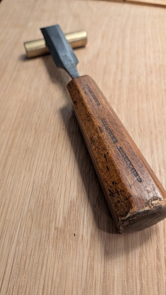 1" Thomas Ibbotson Bevel Edge Paring Chisel