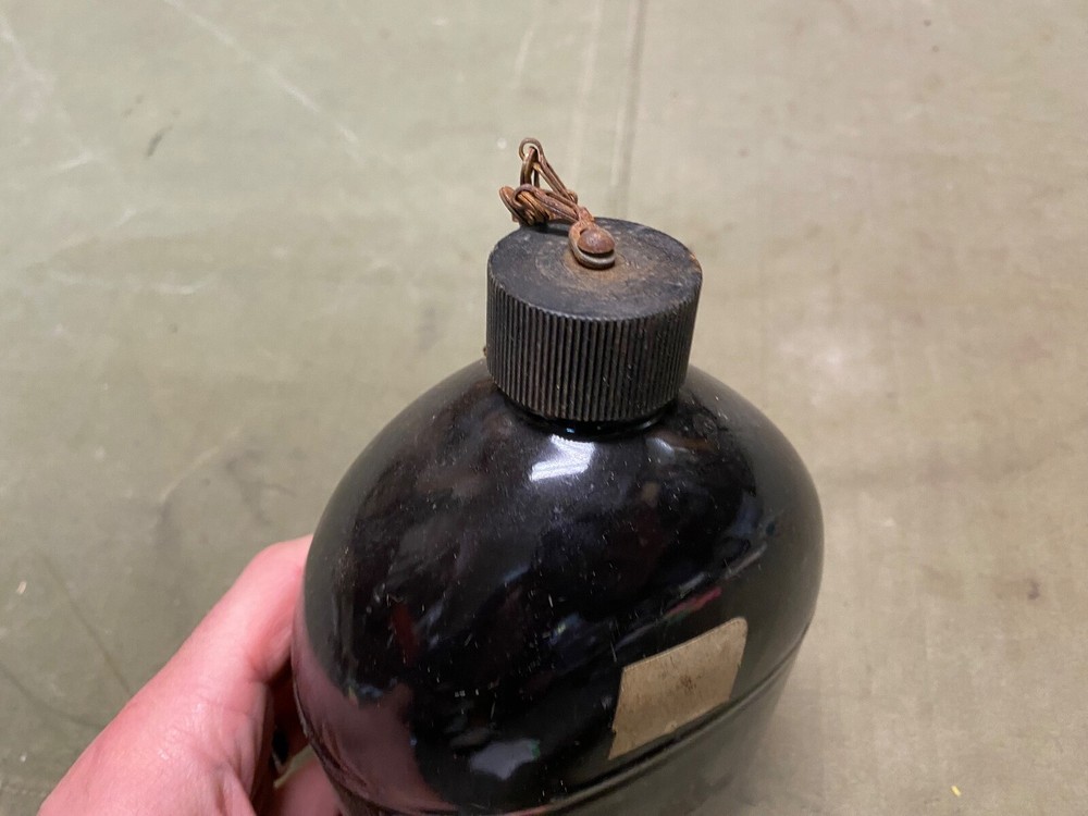 ORIGINAL WWII US ARMY M1942 ENAMEL CANTEEN-DATED 1942