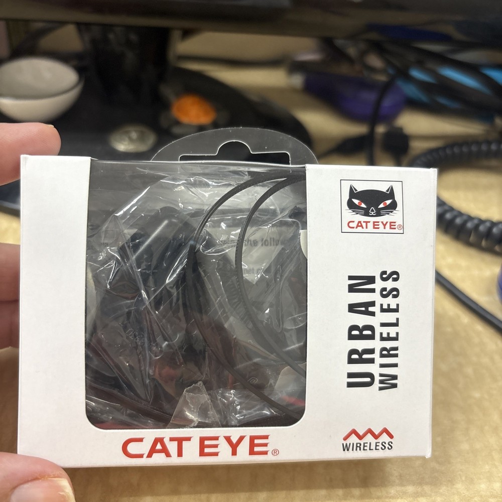 CatEye CC-VT240W Urban Wireless Cycling Computer - Black