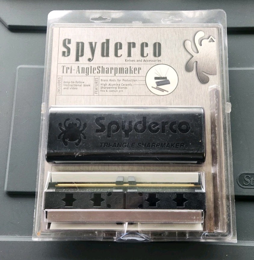 Spyderco Tri-Angle Sharpmaker Knife Sharpening Set Fine & Medium Grit