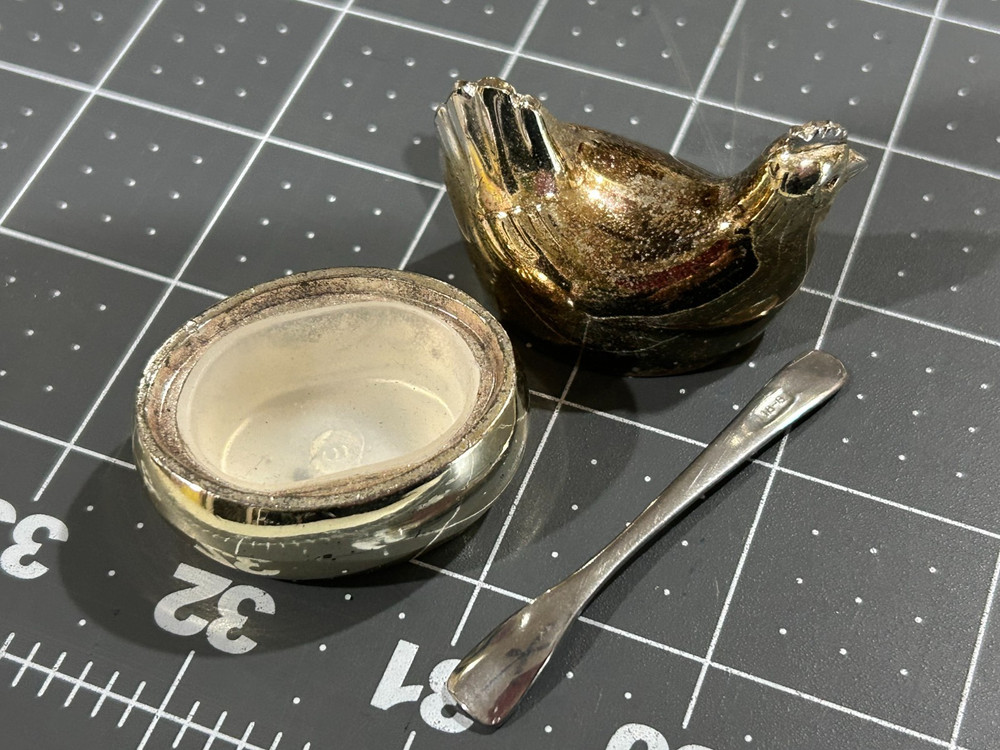 Wm Rogers Silver Nesting Chicken - Salt Cellar - with Spoon - 18-8