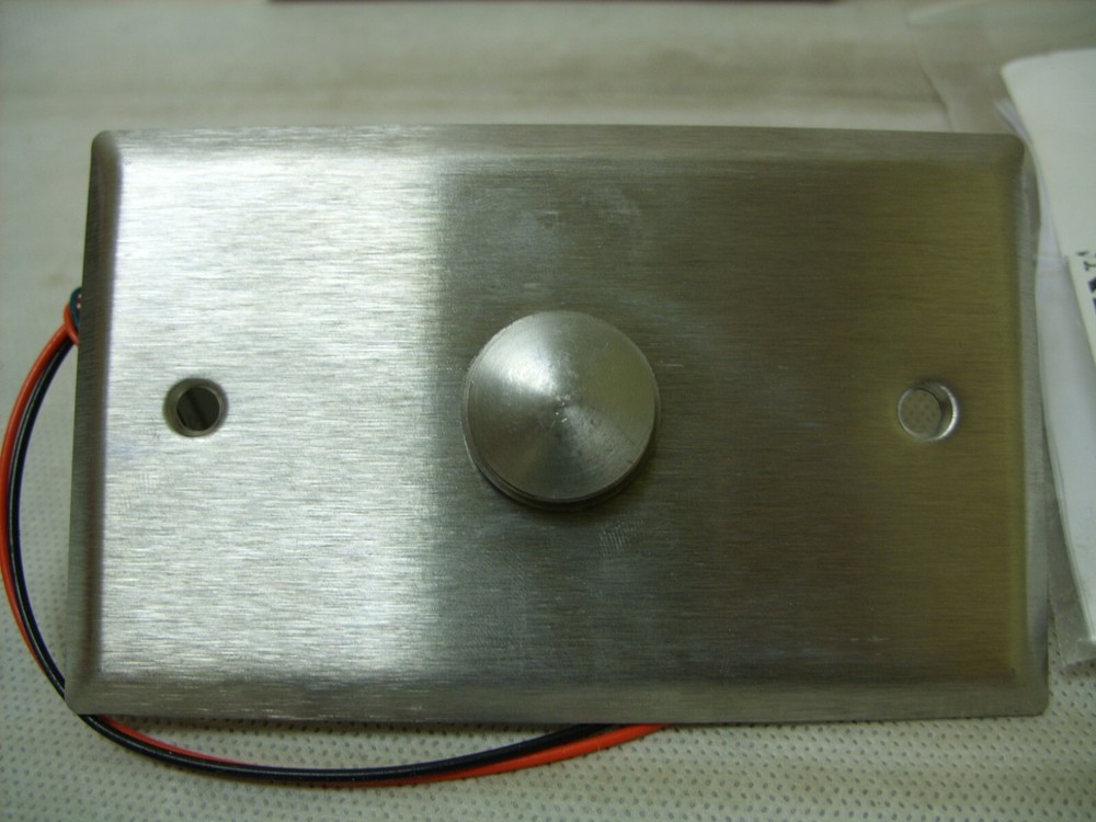 SIEMENS - HVAC TEC Compatible Button Sensor w/ Wall Plate QAA1031.AATU ~ NOS